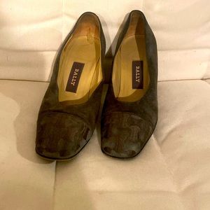 BALLY green suede pumps. Sz 5m